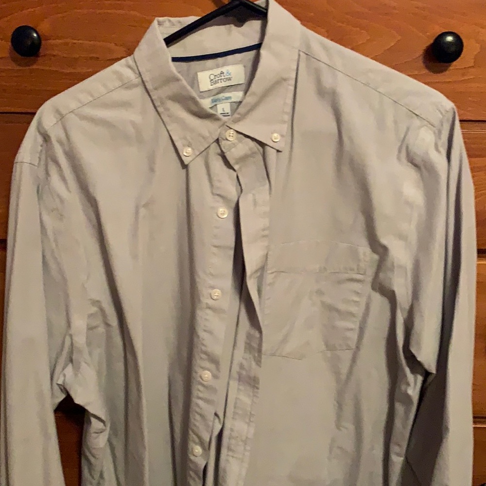 Men’s gray button down dress shirt long sleeve